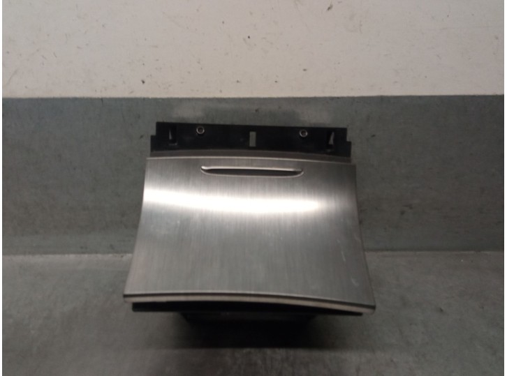 Replacement glove box for MG MG HS (AS23) 1.5 T (SAS23) OEM IAM reference 15E4E 15E4E 