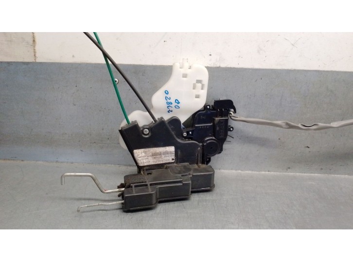 Recambio de cerradura puerta delantera derecha para kia carnival 2.9 crdi cat referencia OEM IAM 813204D050 813204D010 