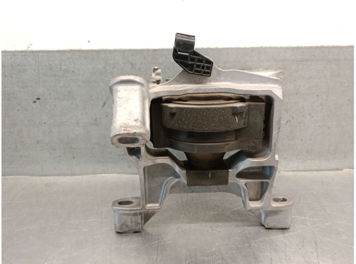 Recambio de soporte motor derecho para mazda cx-5 (kf) 2.0 referencia OEM IAM KB7W39060 KB7W39060 