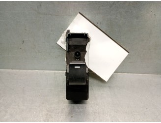 Recambio de mando elevalunas trasero izquierdo para mazda 3 lim. (bl) 2.2 turbodiesel cat referencia OEM IAM BPN66380A BPN66380A