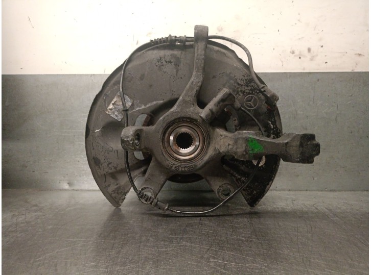 Recambio de mangueta delantera derecha para mercedes-benz clase a (w168) 190 (168.032) referencia OEM IAM A1683302120 A168330212