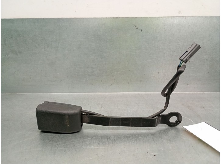 Recambio de enganche cinturon delantero izquierdo para mazda 3 lim. (bl) 2.2 turbodiesel cat referencia OEM IAM B6YC57680 