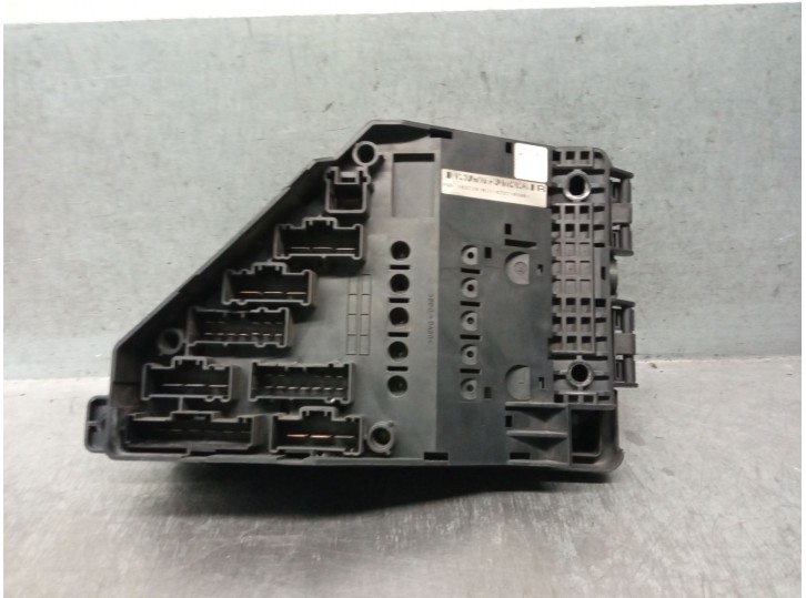 Recambio de caja reles / fusibles para mg serie 25 (rf) 1.6 16v cat referencia OEM IAM 114732101801 103720 