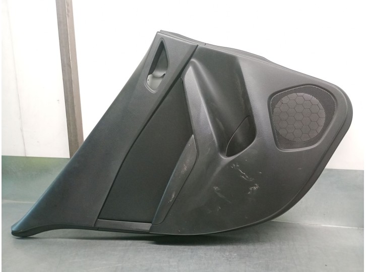 Recambio de guarnecido puerta trasera izquierda para mazda 3 lim. (bl) 2.2 turbodiesel cat referencia OEM IAM B63C68550B02 B63E6