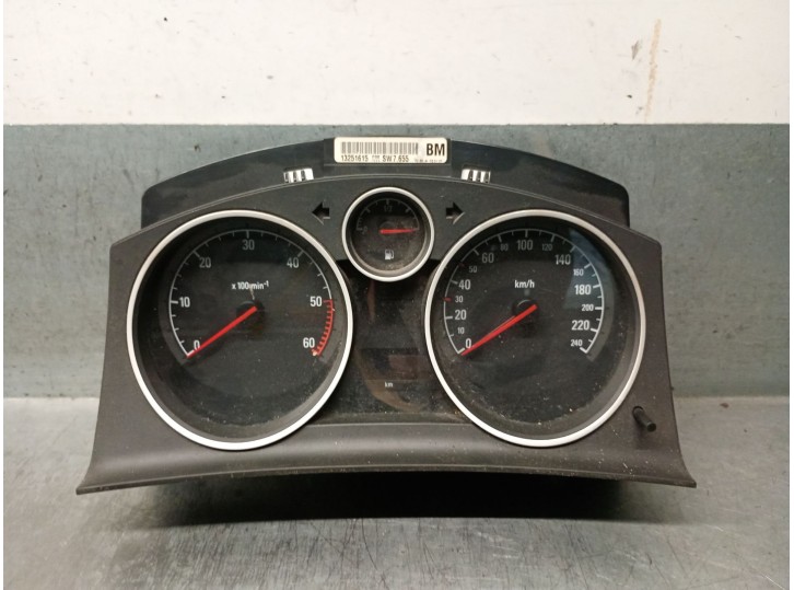 Recambio de cuadro instrumentos para opel zafira b 1.9 cdti referencia OEM IAM 13251615 13225986 A2C53164392 SIEMENS