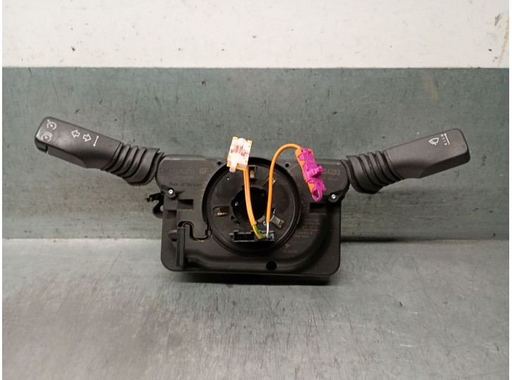 Recambio de mando luces para opel zafira b 1.9 cdti referencia OEM IAM 13250224 93183451 