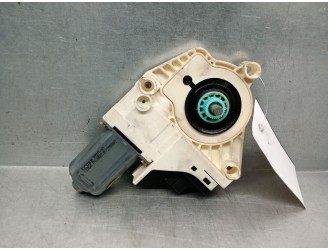 Recambio de motor elevalunas delantero derecho para audi a6 berlina (4f2) 3.0 v6 24v tdi referencia OEM IAM 4F0959802B 4F0959802