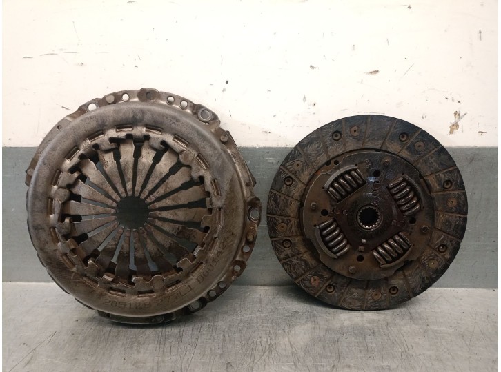 Recambio de kit embrague para citroën c3 1.4 hdi referencia OEM IAM 2051Z8 2004Z6 2051Z8 LUK