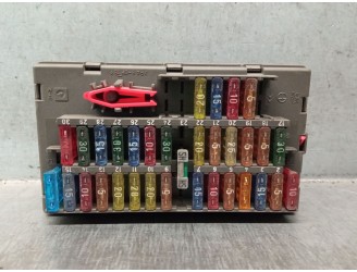 Recambio de caja reles / fusibles para citroën berlingo 1.9 diesel referencia OEM IAM 9568205480 9568205480 