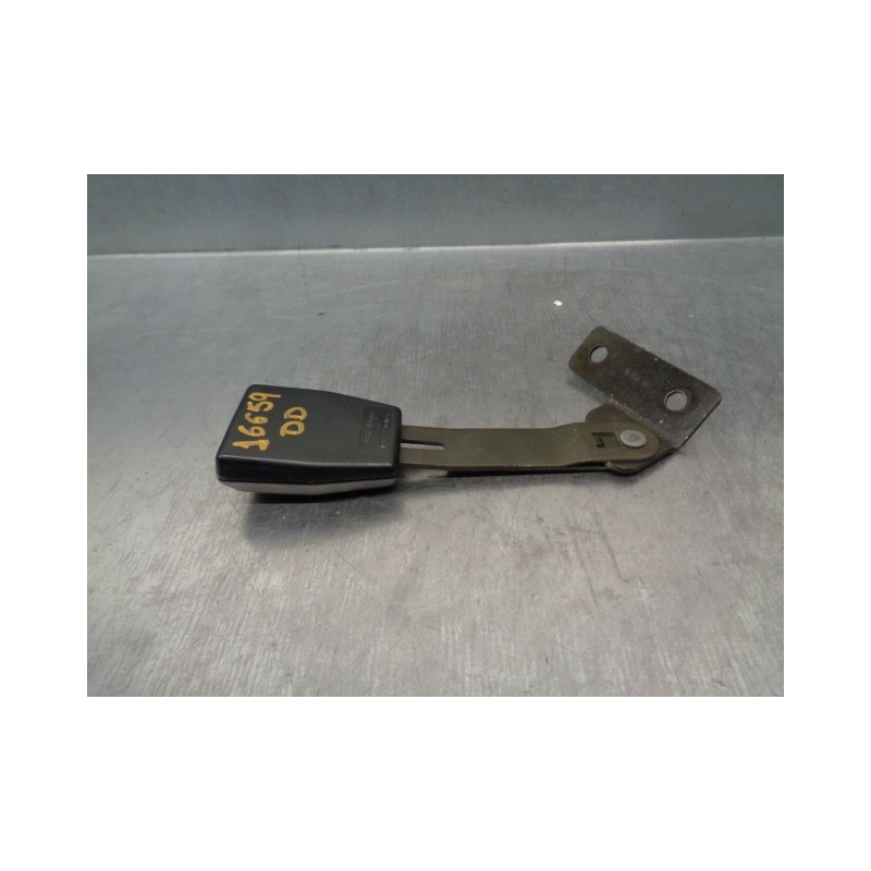 Recambio de enganche cinturon para ford sierra berlina referencia OEM IAM 84BBA51208AA  DEL DER ,