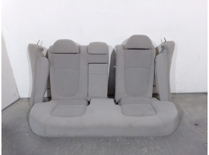 Recambio de asientos traseros para kia cerato 2.0 turbodiesel cat referencia OEM IAM 891012F000372 891012F000372 