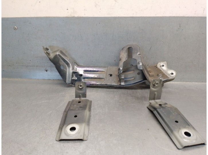 Replacement lateral reinforcement for Cupra Formentor (KM7, KMP) 1.5 TSI OEM IAM reference 5FF821168A 5FF821168B 