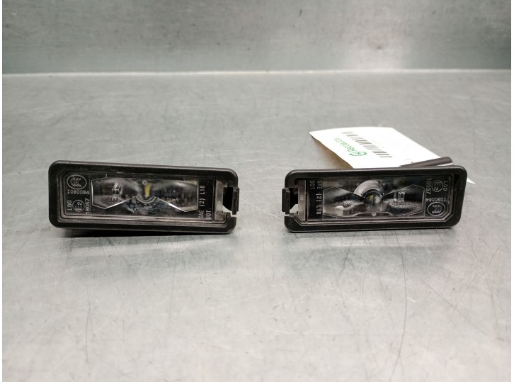 Recambio de piloto matricula para cupra leon sp kl / cfducax0 1.5 leon sp e-hybrid200 referencia OEM IAM 3G5943021 3G5943021 