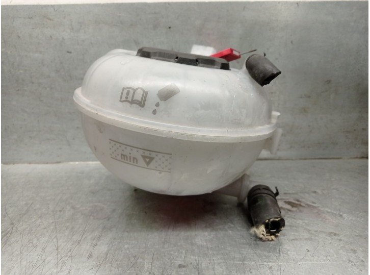 Recambio de deposito expansion para volkswagen touareg (cr7, rc8) 3.0 tsi 4motion referencia OEM IAM 5Q0121407P 5Q0121407P 8V012