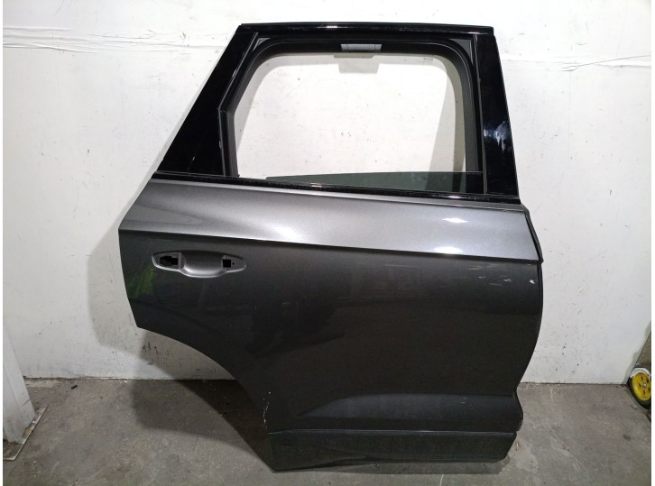 Recambio de puerta trasera derecha para volkswagen touareg (cr7, rc8) 3.0 tsi 4motion referencia OEM IAM 760833052B 760833052B 