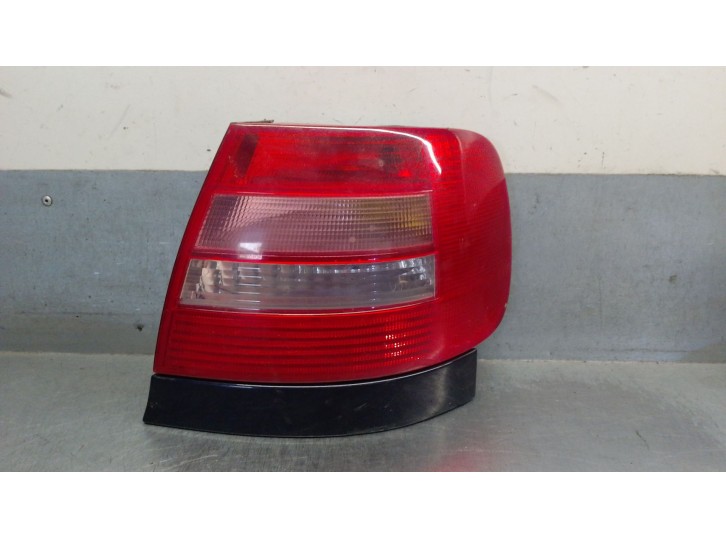 Recambio de piloto trasero derecho para audi a4 berlina (b5) 1.8 referencia OEM IAM 8D0945096G 8D0945096G 289922