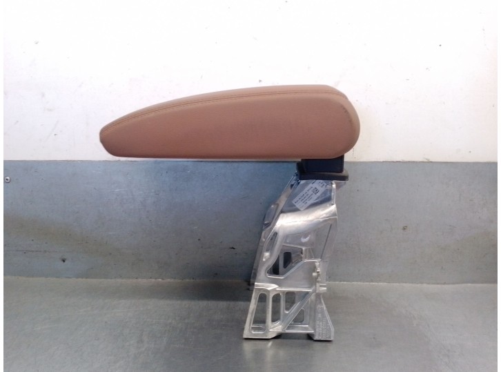 Recambio de apoyabrazos central para audi q3 (f3b) 35 tdi referencia OEM IAM 83A864283 83A864283 