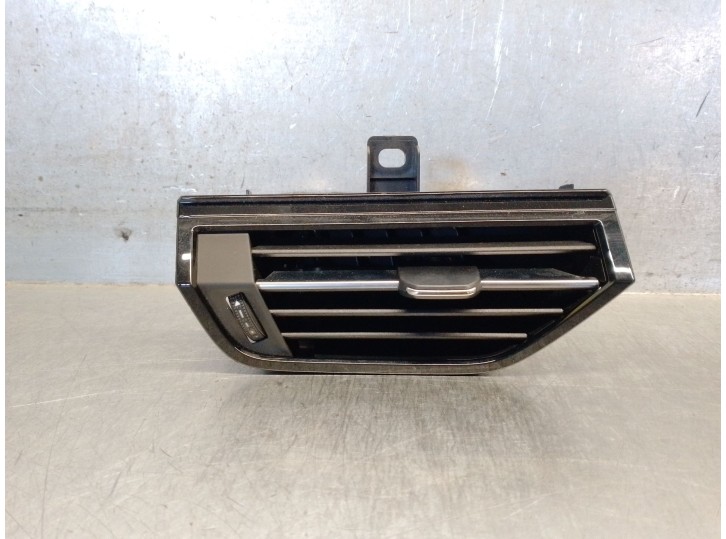 Recambio de aireador para audi q3 (f3b) 35 tdi referencia OEM IAM 83B820902 83B820902 