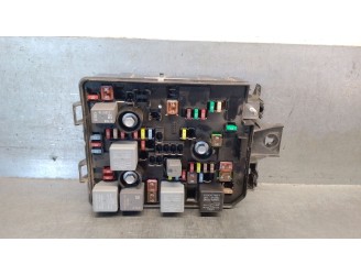 Recambio de caja reles / fusibles para opel corsa e 1.3 16v cdti referencia OEM IAM 39080926 