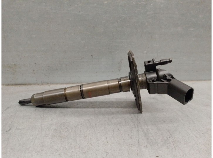 Recambio de inyector para audi q7 (4lb) 3.0 tdi quattro referencia OEM IAM 059130277AH 0445115052 BOSCH
