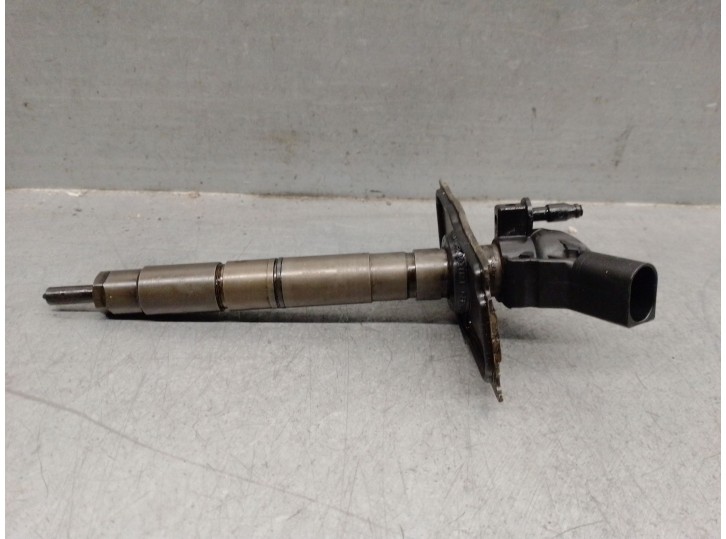 Recambio de inyector para audi q7 (4lb) 3.0 tdi quattro referencia OEM IAM 059130277AH 0445115052 BOSCH