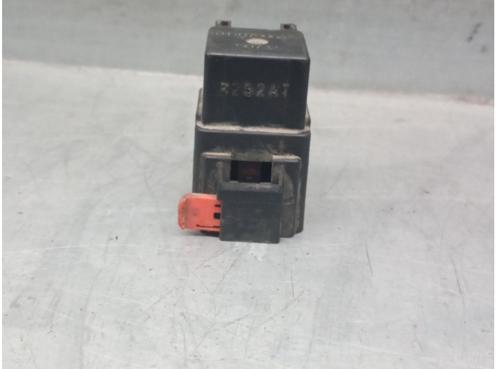 Recambio de rele para chrysler voyager (rg) crd cat referencia OEM IAM 04707900AA 04707900AA 