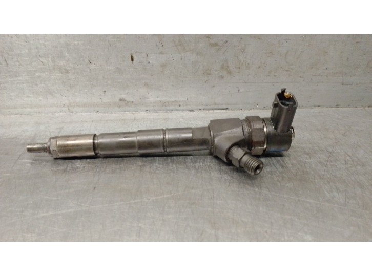 Recambio de inyector para alfa romeo giulietta (191) 1.6 jtdm cat referencia OEM IAM 0445110300  