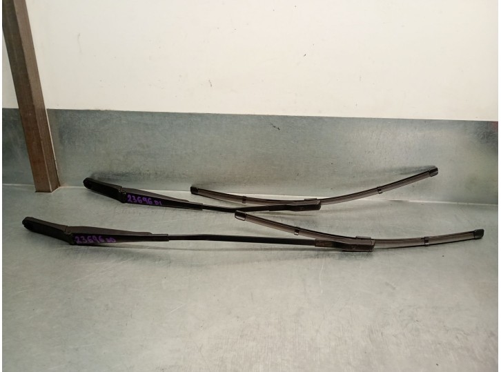 Recambio de brazo limpia delantero derecho para audi a5 (f53, f5p) 2.0 tfsi referencia OEM IAM 8W1955407 8W1955407 