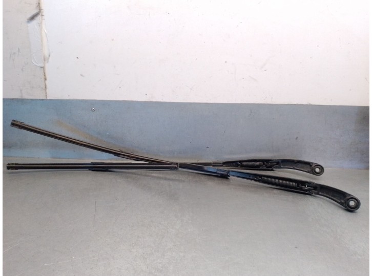 Recambio de brazo limpia delantero derecho para audi q3 (f3b) 35 tdi referencia OEM IAM 83B955408A 83B955408A 97036203 BOSCH