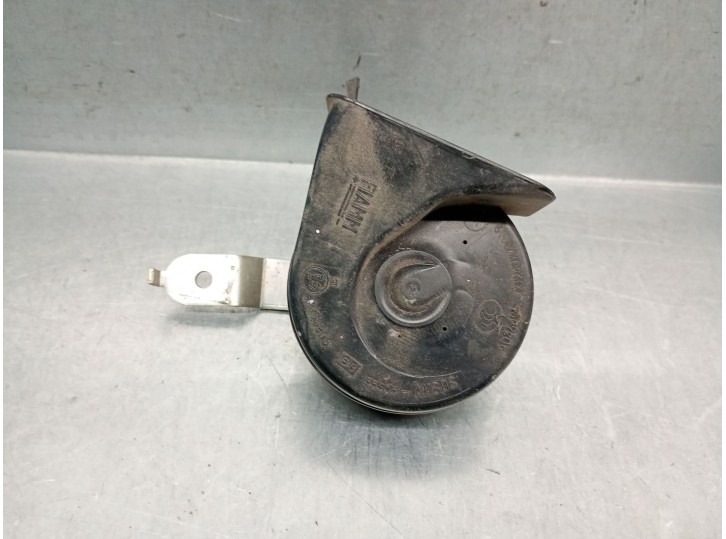 Recambio de claxon para bmw x4 (f26) xdrive 35 d referencia OEM IAM 7217702 61337217702 