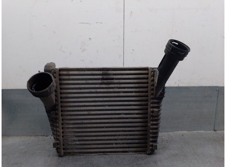 Recambio de intercooler para audi q7 (4lb) 3.0 tdi quattro referencia OEM IAM 7L6145804A 7L6145804A 