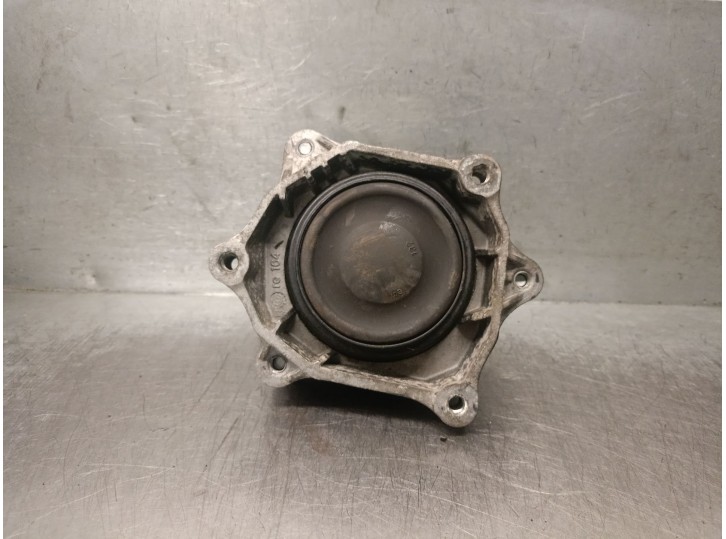 Replacement right engine mount for BMW 1 (F20) 118 d OEM IAM reference 6859412 22116859412 