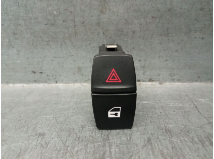 Replacement warning switch for BMW 1 (F20) 118 d OEM IAM reference 6131923178605 61319231786 