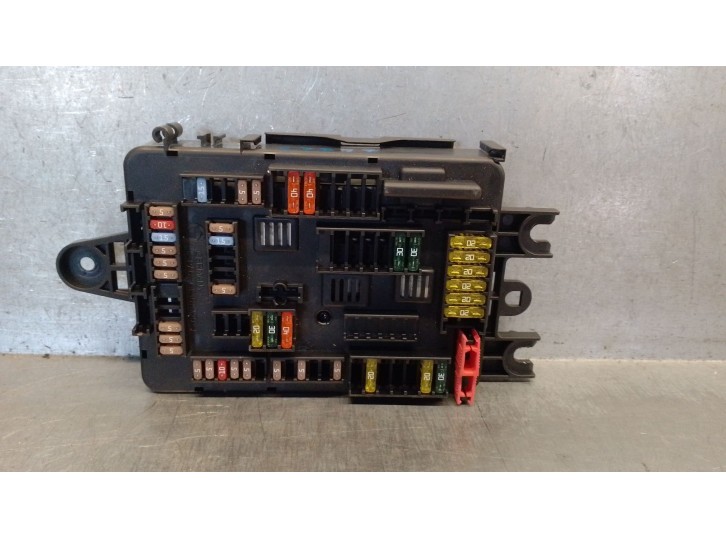 Recambio de caja reles / fusibles para bmw serie 1 lim. (f20) 2.0 turbodiesel referencia OEM IAM 926111102 19180000001
