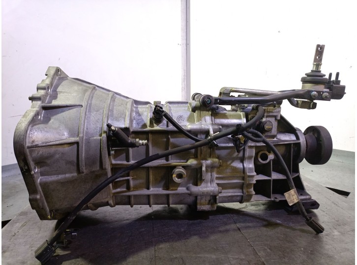 Recambio de caja cambios para ssangyong rodius i 2.7 xdi referencia OEM IAM G3102021009 3102021009 MAD270400406