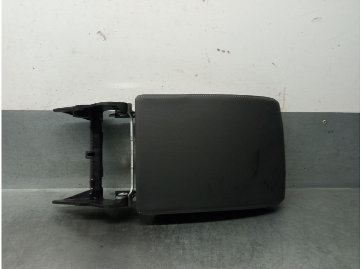 Recambio de apoyabrazos central para volkswagen touareg (cr7, rc8) 3.0 tsi 4motion referencia OEM IAM 760864207 760864207 