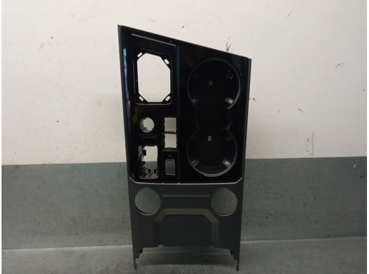 Recambio de consola central para volkswagen touareg (cr7, rc8) 3.0 tsi 4motion referencia OEM IAM 761864089 761864089 