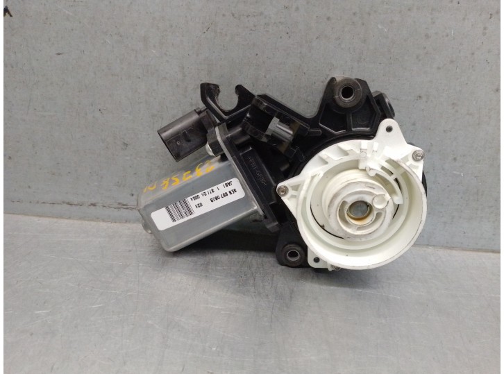 Recambio de motor cierre centralizado delantero izquierdo para volkswagen touareg (cr7, rc8) 3.0 tsi 4motion referencia OEM IAM 