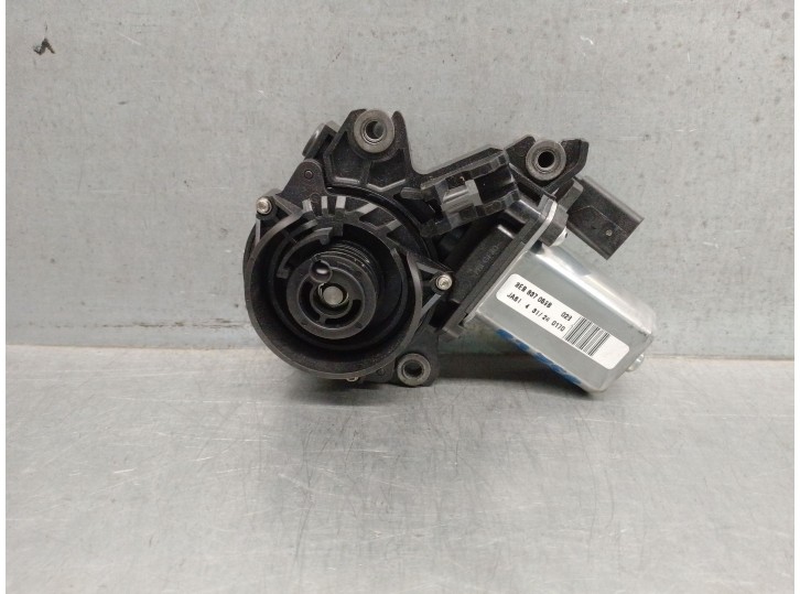 Recambio de motor cierre centralizado delantero derecho para volkswagen touareg (cr7, rc8) 3.0 tsi 4motion referencia OEM IAM 3E