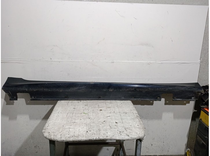 Recambio de faldon lateral para bmw 5 touring (e61) 525 i referencia OEM IAM 51777907178  51777907178