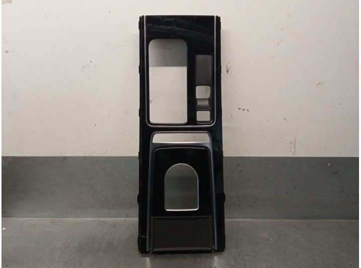 Recambio de consola central para jaguar f-pace (x761) 2.0 td4 referencia OEM IAM T2H23426 T2H23426 