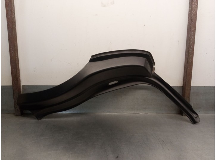 Recambio de molduras traseras para jaguar f-pace (x761) 2.0 td4 referencia OEM IAM HK8328116A T4A12973 