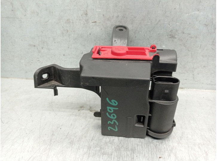 Recambio de caja reles / fusibles para audi a5 (f53, f5p) 2.0 tfsi referencia OEM IAM 8W0941823F 