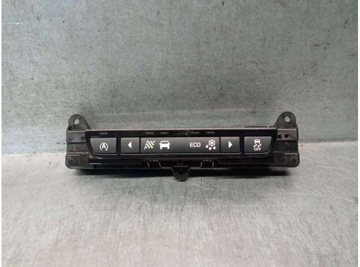 Recambio de mando multifuncion para jaguar f-pace (x761) 2.0 td4 referencia OEM IAM GX314B790AL T2H19784 