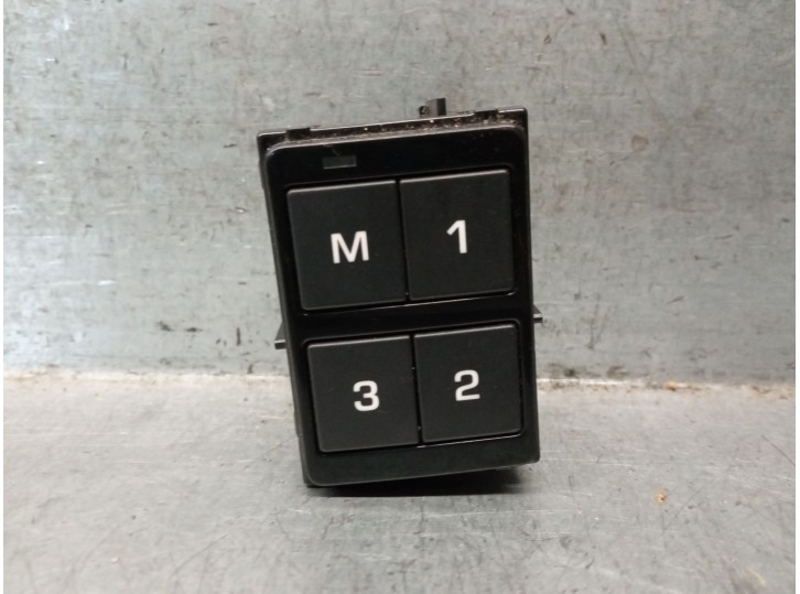 Replacement switch for Jaguar F-Pace (X761) 2.0 TD4 OEM IAM reference GX7314776CC T2H3542 