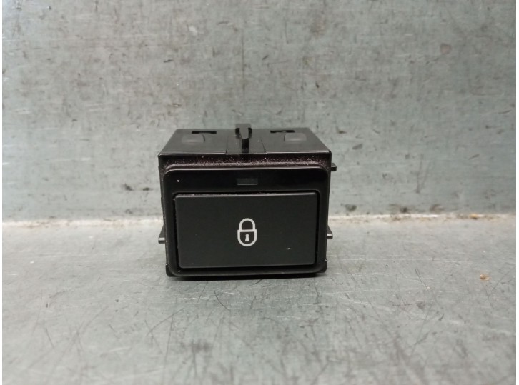 Replacement switch for Jaguar F-Pace (X761) 2.0 TD4 OEM IAM reference GX7314017FC GX7314017FC 