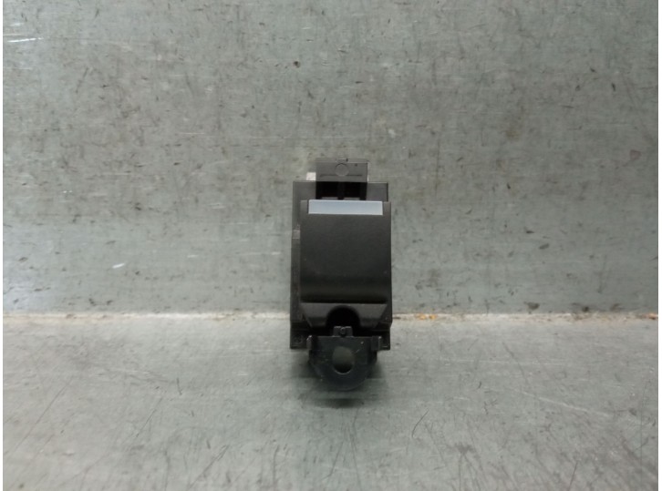 Recambio de mando elevalunas trasero derecho para jaguar f-pace (x761) 2.0 td4 referencia OEM IAM T2H3235 T2H3235 