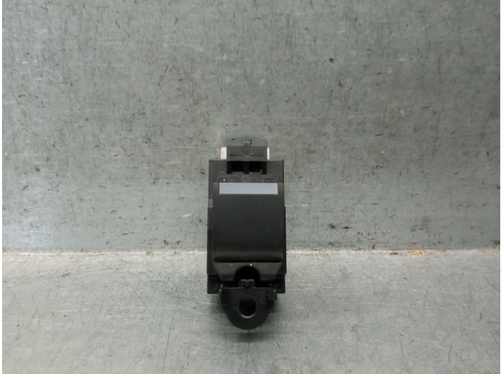 Recambio de mando elevalunas trasero izquierdo para jaguar f-pace (x761) 2.0 td4 referencia OEM IAM T2H3235 T2H3235 