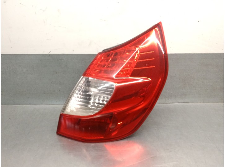 Recambio de piloto trasero derecho para renault scenic ii dci diesel referencia OEM IAM 8200474327 8200474327 