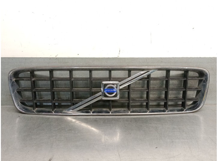 Replacement front grille for Volvo XC90 2.5 20V Turbo CAT OEM IAM reference 8620641 8620641 